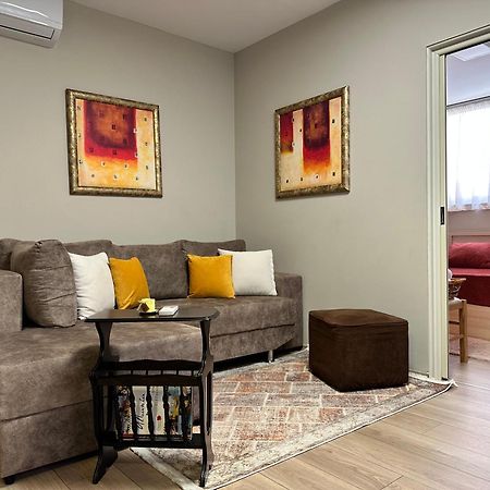 Home Away From Home Apartment Драч Екстериор снимка
