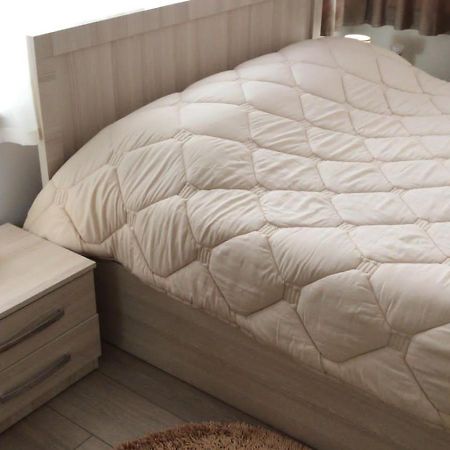 Home Away From Home Apartment Драч Екстериор снимка