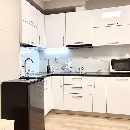 Home Away From Home Apartment Драч Екстериор снимка