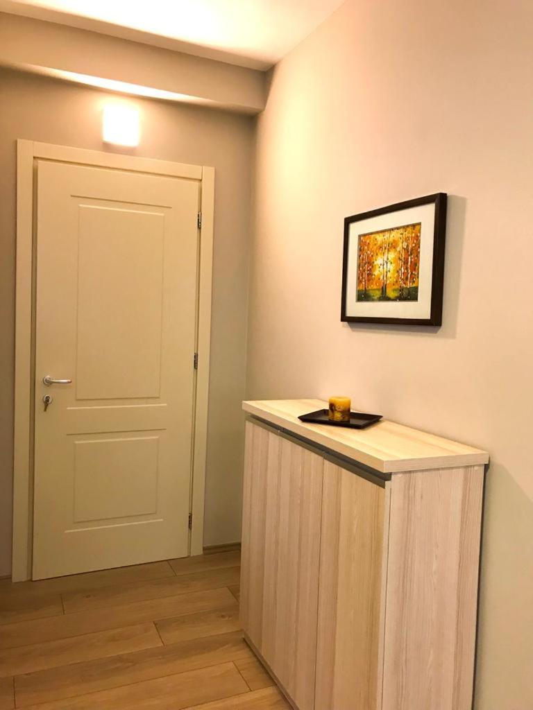 Home Away From Home Apartment Драч Екстериор снимка