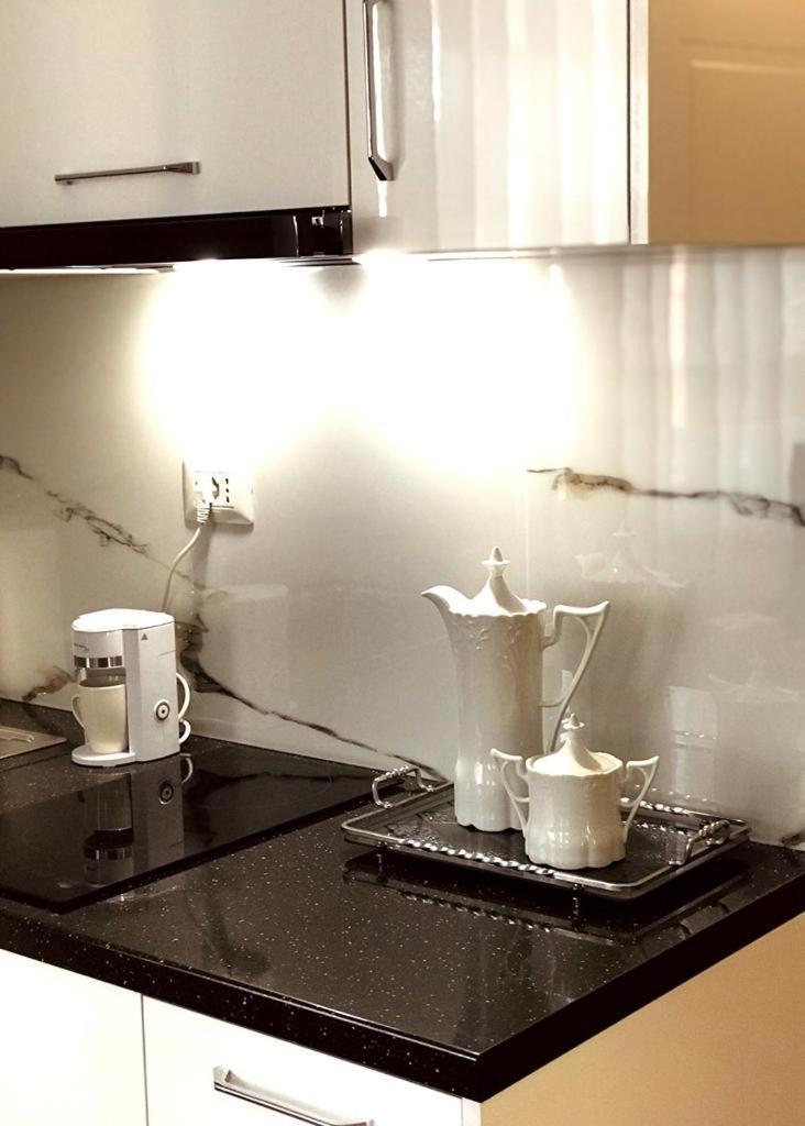Home Away From Home Apartment Драч Екстериор снимка