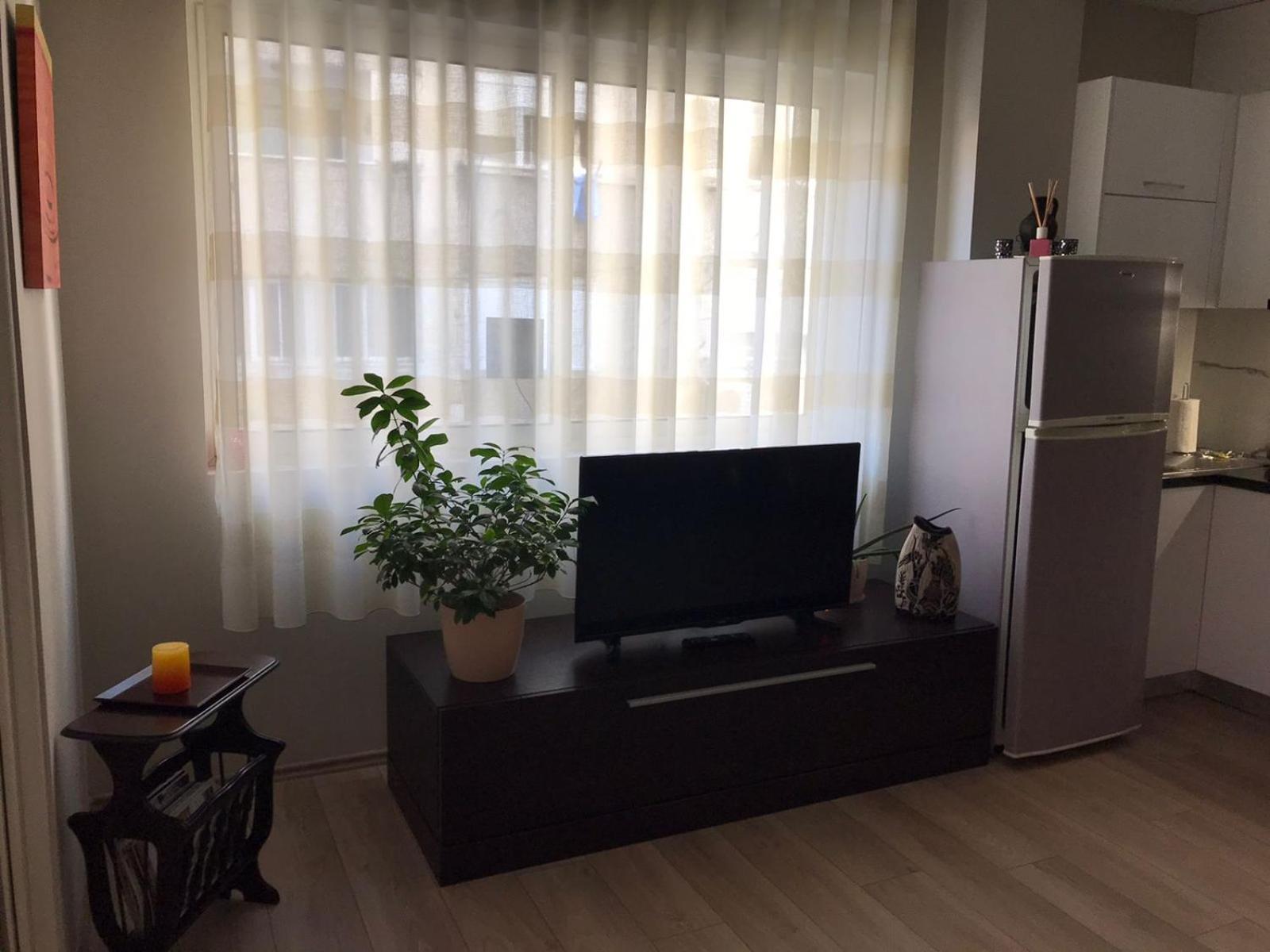 Home Away From Home Apartment Драч Екстериор снимка